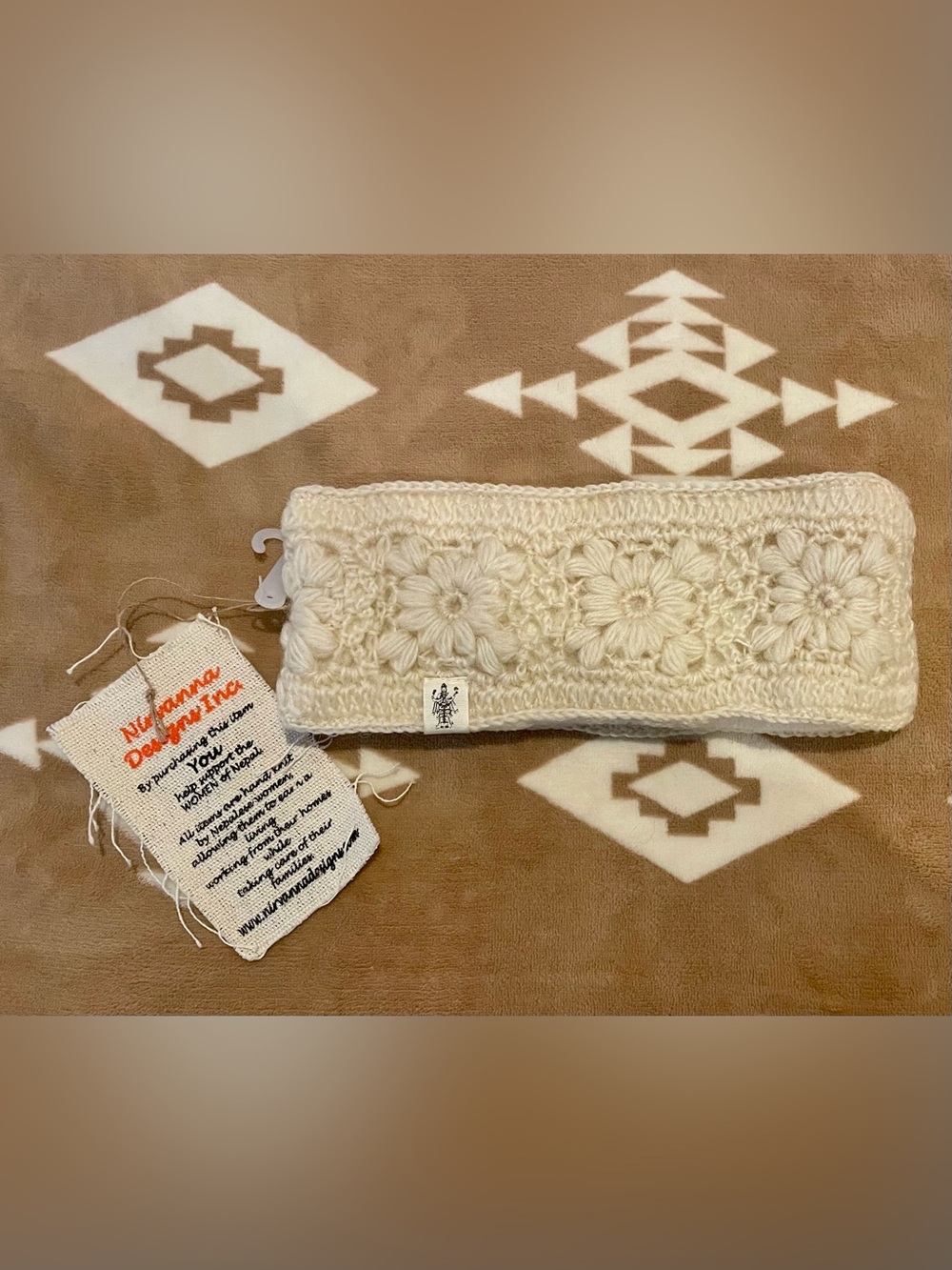 Nirvana Designs Women’s Crochet Flowers Wool Headband in Cream. NWT
